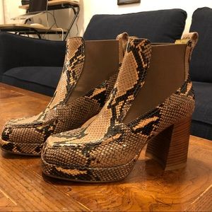 Labucq snake print boots